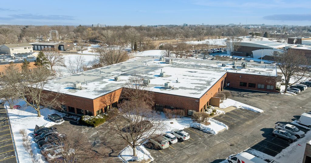 1938 university lane lisle il