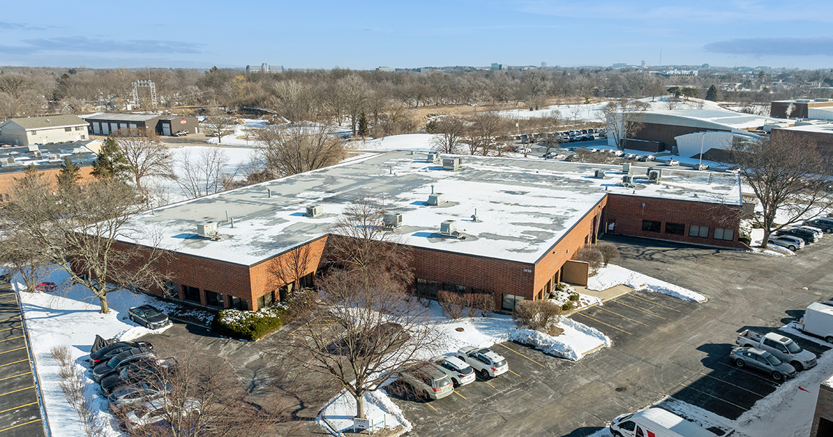 1938 university lane lisle il